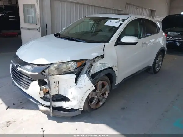 3CZRU5H54HM719649 2017 HONDA HR-V - Image 2