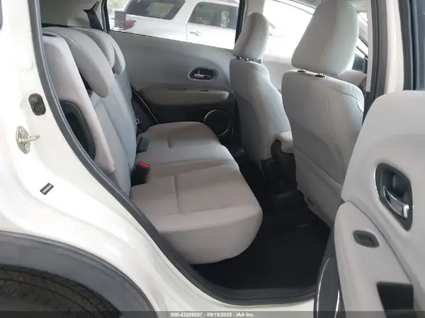 3CZRU5H54HM719649 2017 HONDA HR-V - Image 8