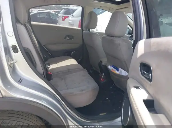 3CZRU5H54HM723782 2017 HONDA HR-V - Image 8