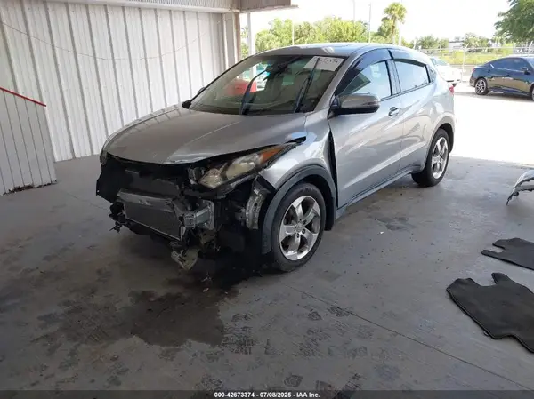 3CZRU5H54HM725886 2017 HONDA HR-V - Image 2