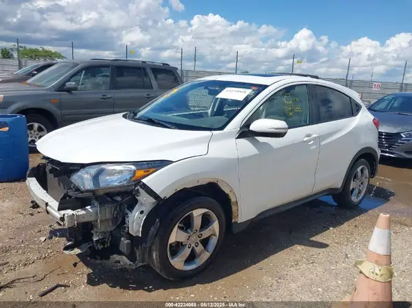 3CZRU5H54HM727086 2017 HONDA HR-V - Image 2