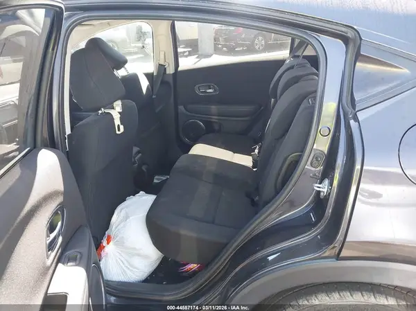 3CZRU5H54JG700393 2018 HONDA HR-V - Image 8