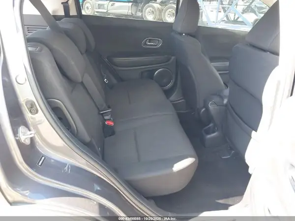 3CZRU5H54JG703858 2018 HONDA HR-V - Image 8