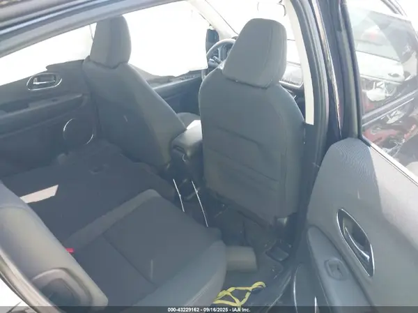 3CZRU5H54KM718282 2019 HONDA HR-V - Image 8