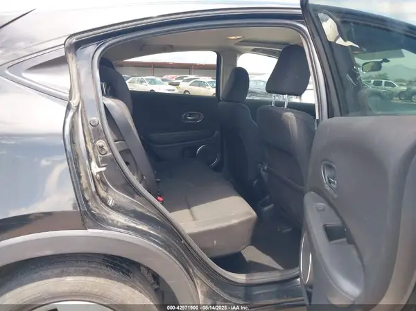3CZRU5H55GM715477 2016 HONDA HR-V - Image 8