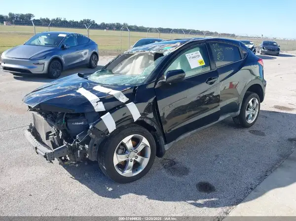 3CZRU5H55HG707640 2017 HONDA HR-V - Image 2