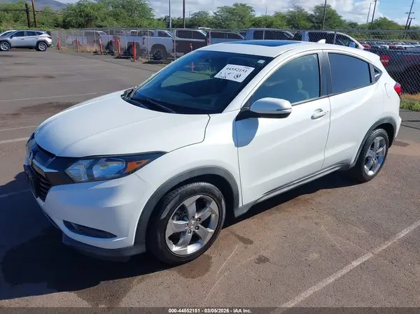 3CZRU5H55HM701659 2017 HONDA HR-V - Image 2