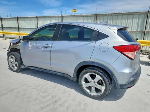 3CZRU5H55HM715304 2017 HONDA HR-V - Image 2