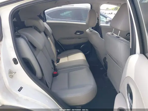 3CZRU5H55HM725217 2017 HONDA HR-V - Image 8