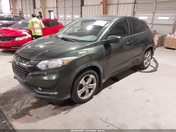 3CZRU5H55HM725833 2017 HONDA HR-V - Image 2