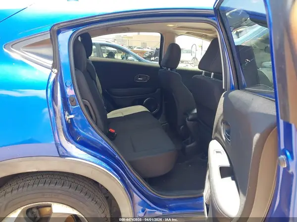 3CZRU5H55JM700033 2018 HONDA HR-V - Image 8