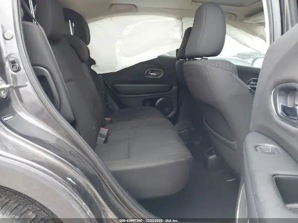 3CZRU5H55JM714076 2018 HONDA HR-V - Image 8