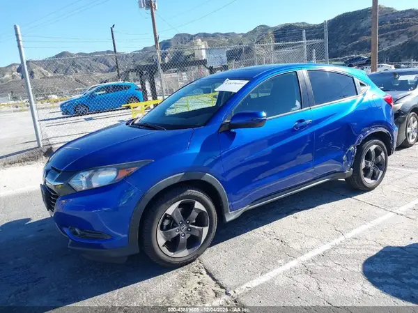 3CZRU5H55JM715888 2018 HONDA HR-V - Image 2