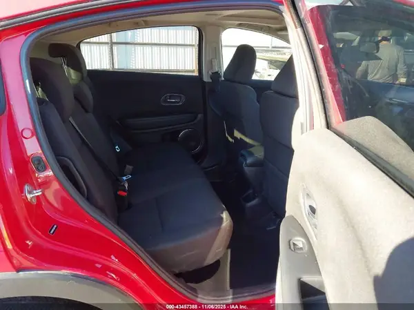 3CZRU5H55JM716300 2018 HONDA HR-V - Image 8