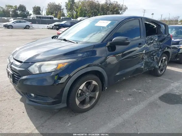 3CZRU5H55JM723246 2018 HONDA HR-V - Image 2