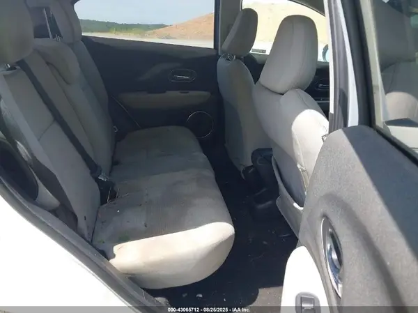 3CZRU5H55KM701815 2019 HONDA HR-V - Image 8