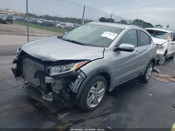 3CZRU5H55KM726455 2019 HONDA HR-V - Image 2