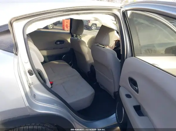 3CZRU5H56GM705024 2016 HONDA HR-V - Image 8
