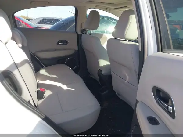 3CZRU5H56GM706612 2016 HONDA HR-V - Image 8