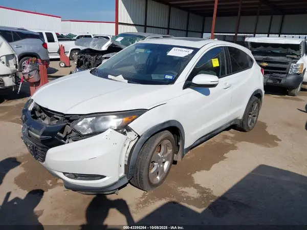 3CZRU5H56GM715469 2016 HONDA HR-V - Image 2