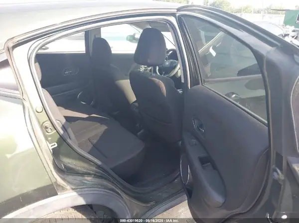 3CZRU5H56GM733373 2016 HONDA HR-V - Image 8