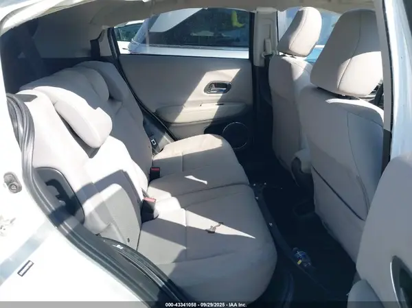 3CZRU5H56GM735009 2016 HONDA HR-V - Image 8