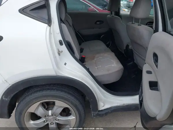 3CZRU5H56GM747242 2016 HONDA HR-V - Image 8