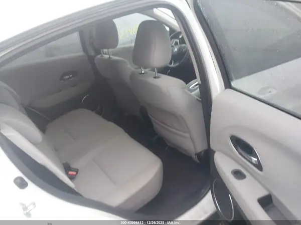 3CZRU5H56GM754613 2016 HONDA HR-V - Image 8