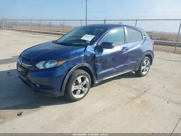 3CZRU5H56HG701278 2017 HONDA HR-V - Image 2