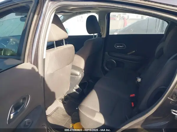 3CZRU5H56HM702772 2017 HONDA HR-V - Image 8