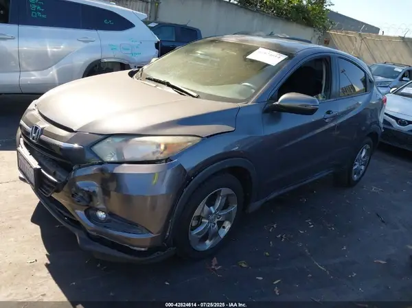 3CZRU5H56HM705901 2017 HONDA HR-V - Image 2