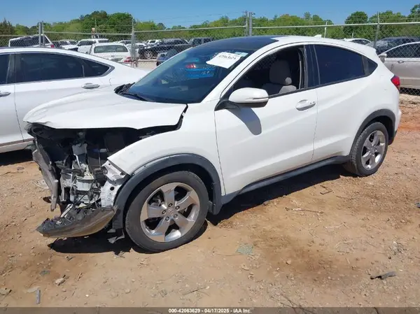 3CZRU5H56HM708054 2017 HONDA HR-V - Image 2
