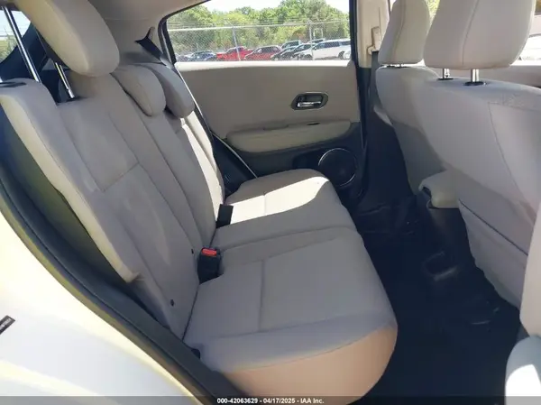 3CZRU5H56HM708054 2017 HONDA HR-V - Image 8