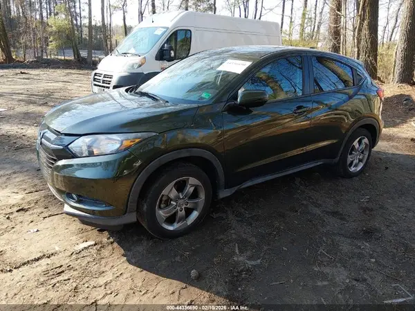 3CZRU5H56HM710421 2017 HONDA HR-V - Image 2