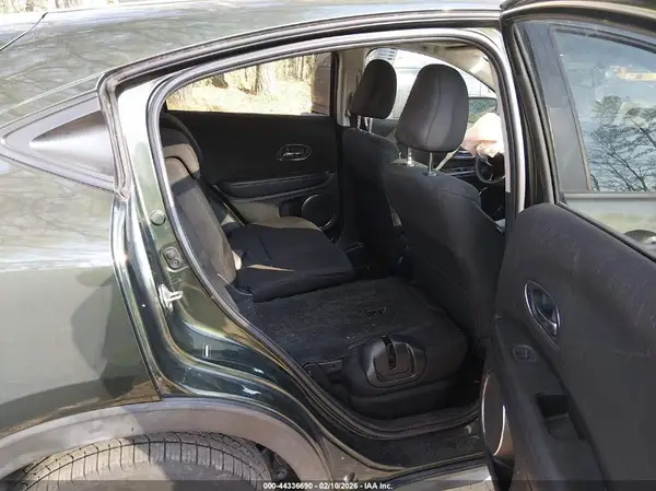 3CZRU5H56HM710421 2017 HONDA HR-V - Image 8