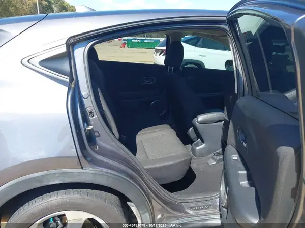 3CZRU5H56HM714095 2017 HONDA HR-V - Image 8