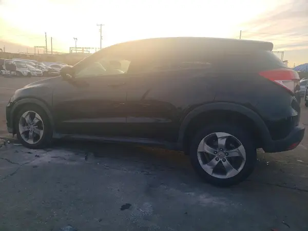 3CZRU5H56HM718812 2017 HONDA HR-V - Image 2