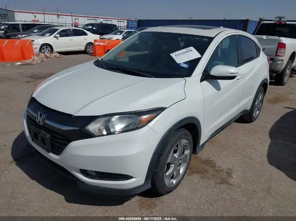3CZRU5H56HM720351 2017 HONDA HR-V - Image 2