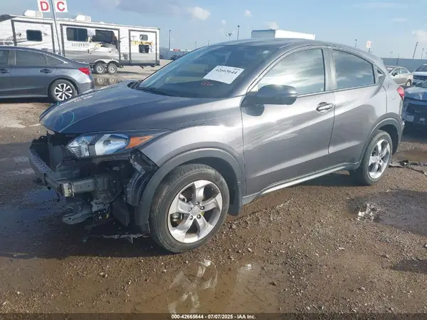 3CZRU5H56HM722908 2017 HONDA HR-V - Image 2