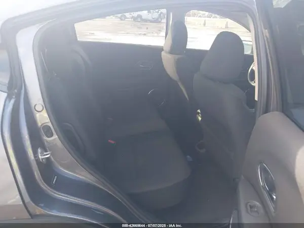 3CZRU5H56HM722908 2017 HONDA HR-V - Image 8