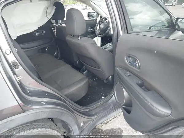 3CZRU5H56HM726585 2017 HONDA HR-V - Image 8