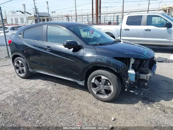 3CZRU5H56JG700881 2018 HONDA HR-V - Image 1