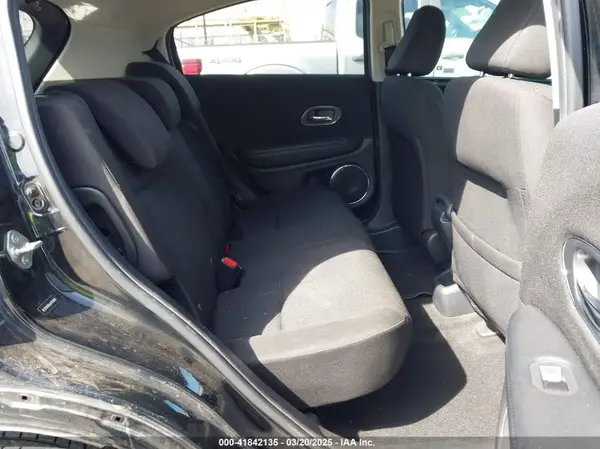 3CZRU5H56JG700881 2018 HONDA HR-V - Image 8