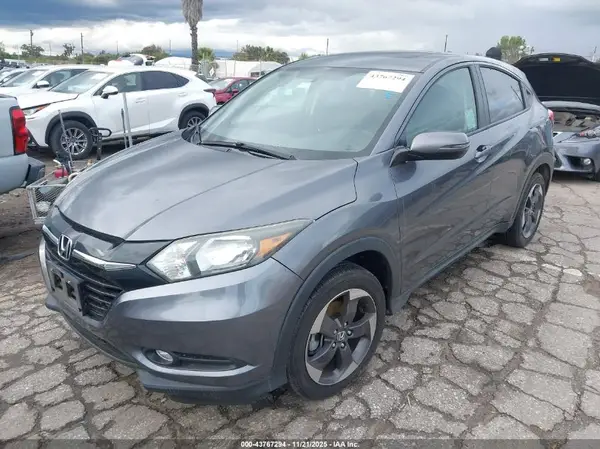3CZRU5H56JG702291 2018 HONDA HR-V - Image 2