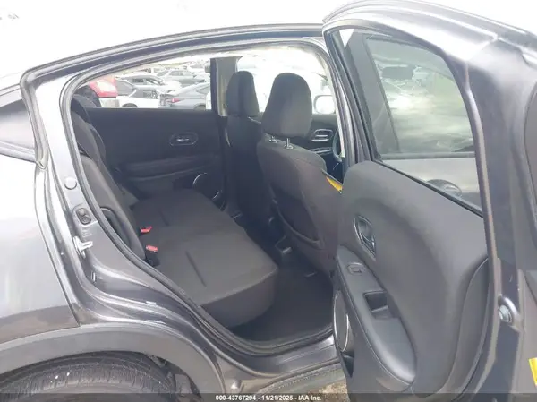 3CZRU5H56JG702291 2018 HONDA HR-V - Image 8