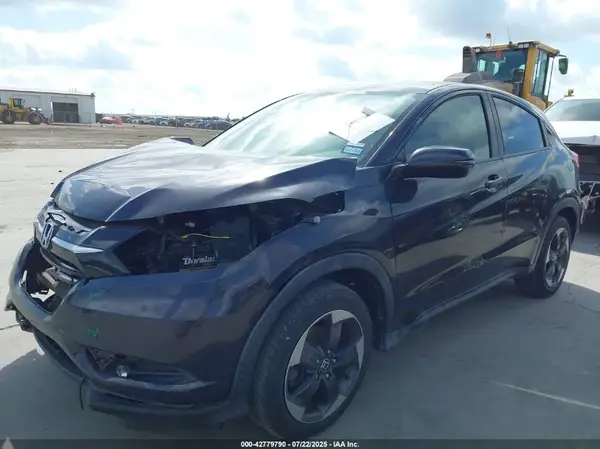 3CZRU5H56JM700865 2018 HONDA HR-V - Image 2