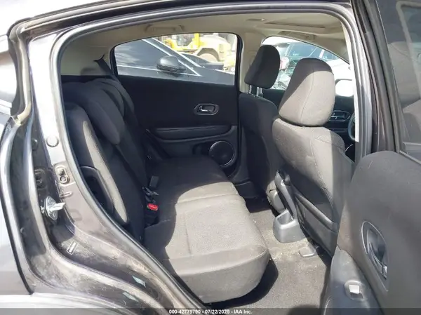 3CZRU5H56JM700865 2018 HONDA HR-V - Image 8