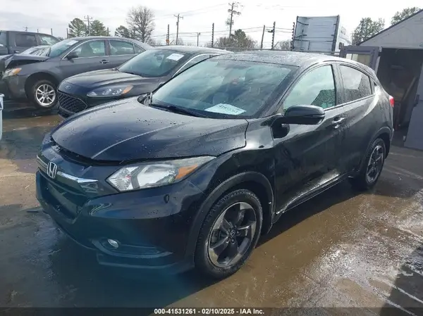 3CZRU5H56JM708920 2018 HONDA HR-V - Image 2
