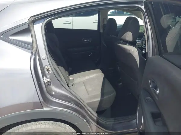 3CZRU5H56JM714460 2018 HONDA HR-V - Image 8