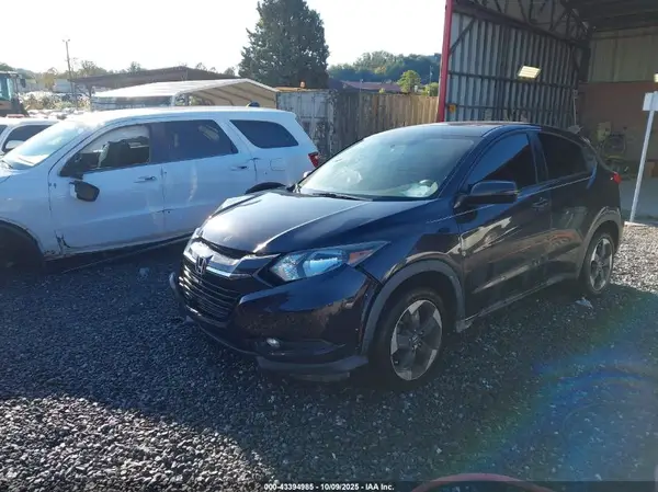 3CZRU5H56JM718962 2018 HONDA HR-V - Image 2